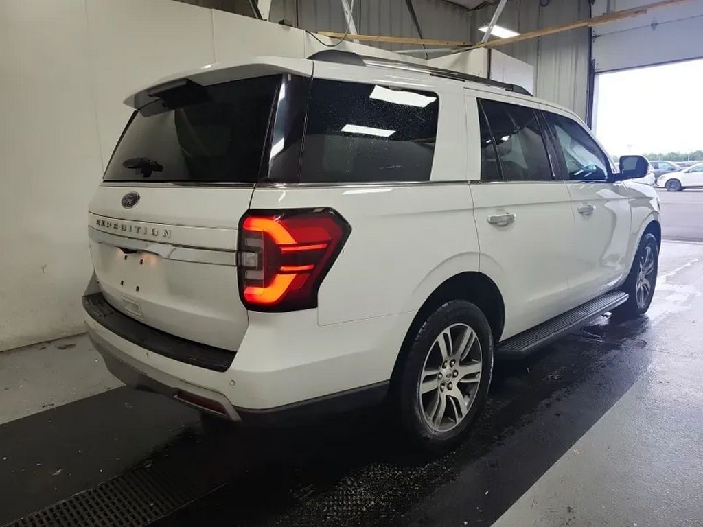 2024 Ford Expedition Limited photo 2