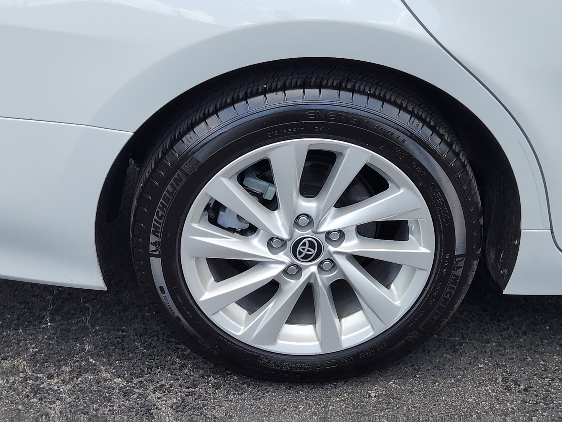 2024 Toyota Camry LE photo 22