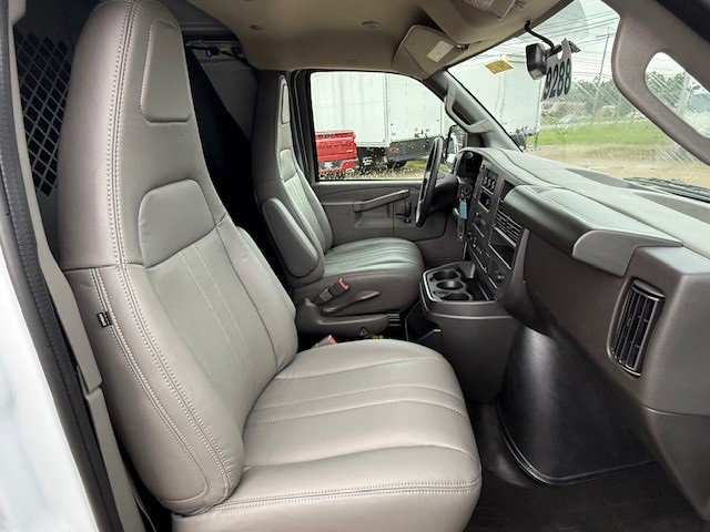 2025 Chevrolet Express Cargo 2500 photo 13