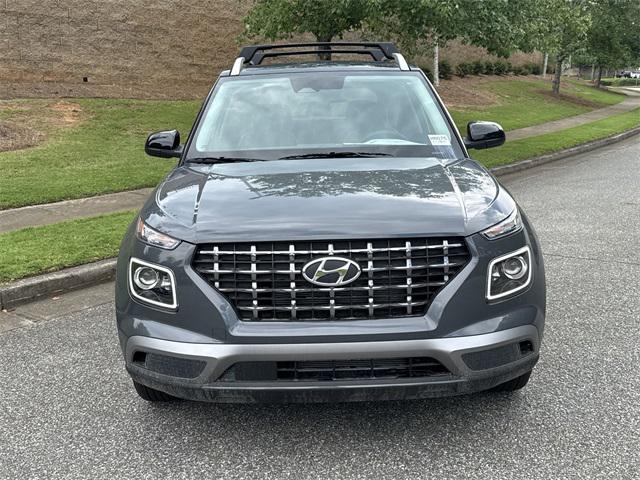 2025 Hyundai Venue Limited photo 2