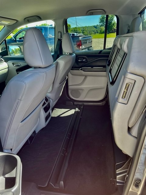 2017 Honda Ridgeline RTL-T photo 9