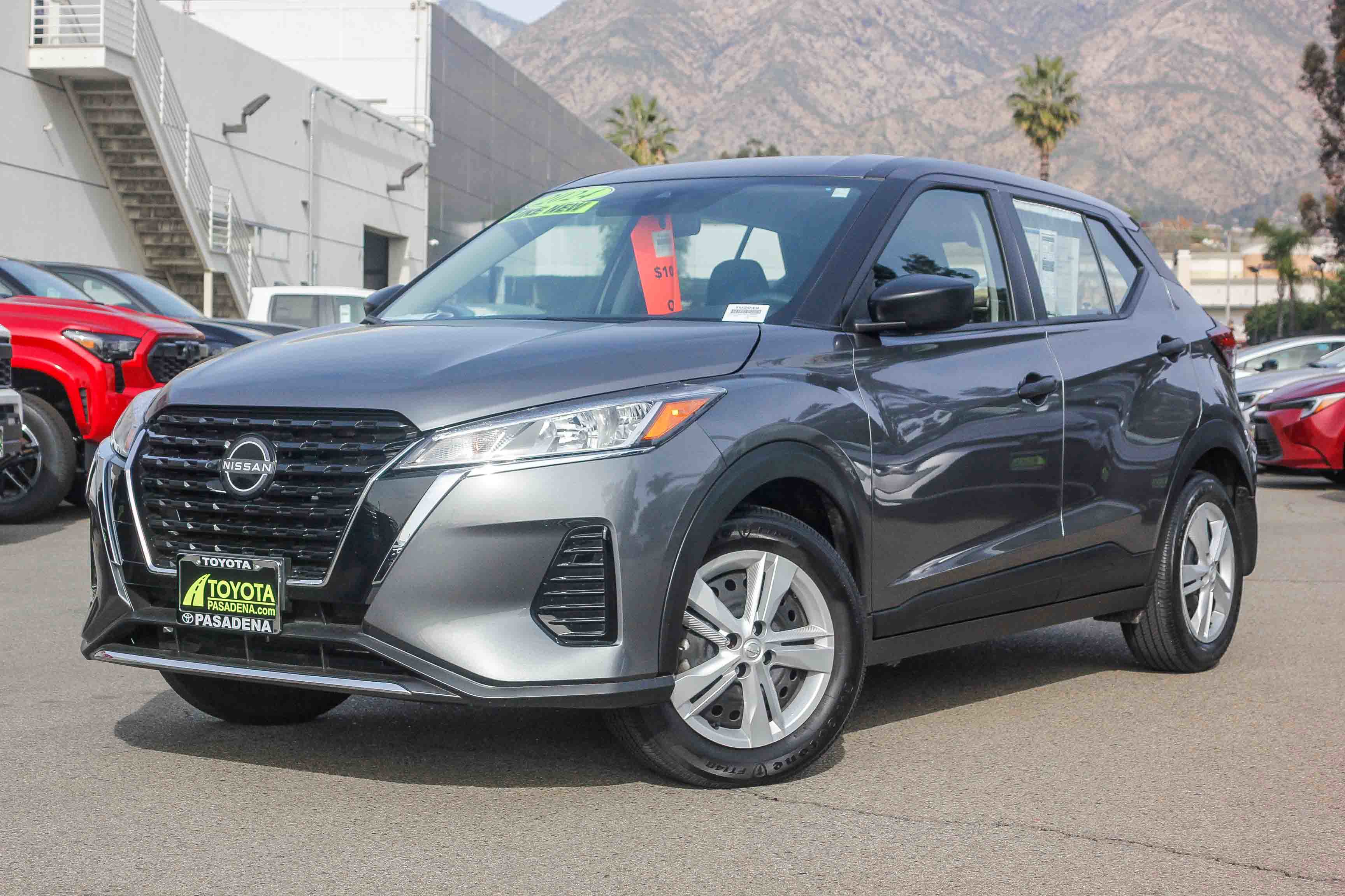 2024 Nissan Kicks S's photo