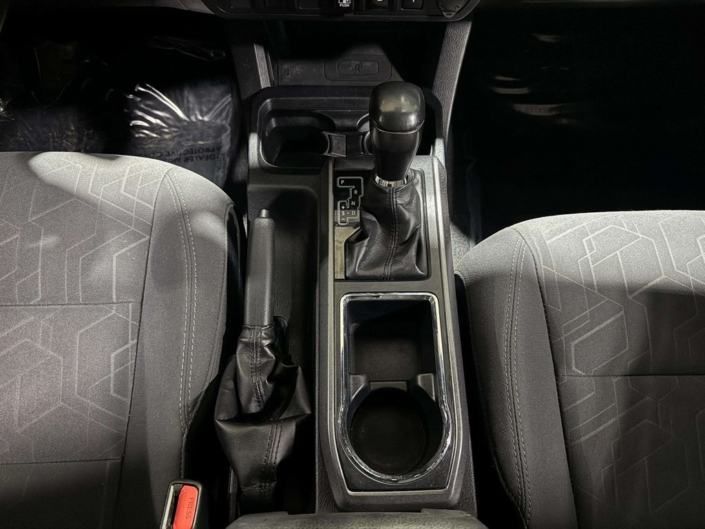 2019 Toyota Tacoma SR5 photo 19