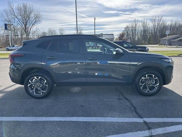 2026 Chevrolet Trax LT photo 4