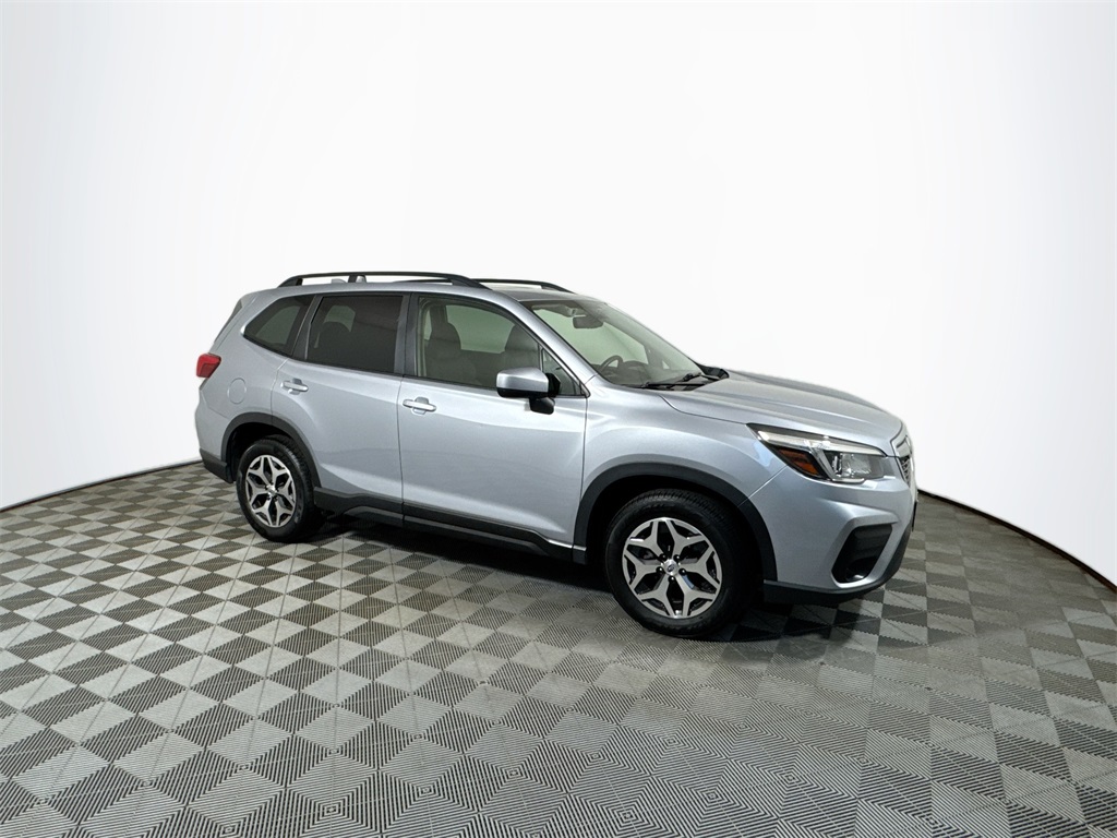 2020 Subaru Forester Premium photo 4