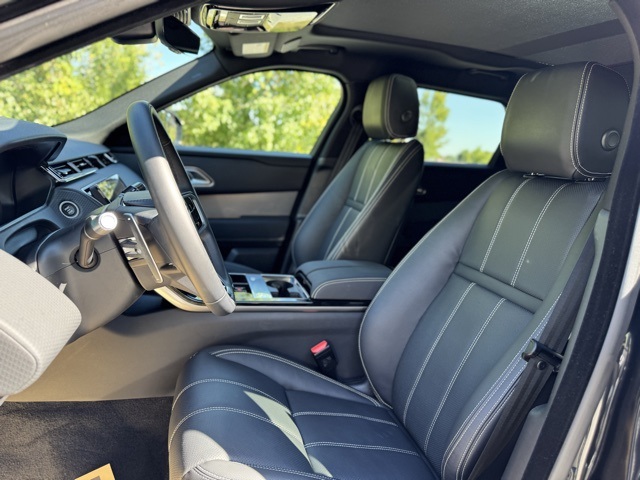 2022 Land Rover Range Rover Velar P250 R-Dynamic S photo 13