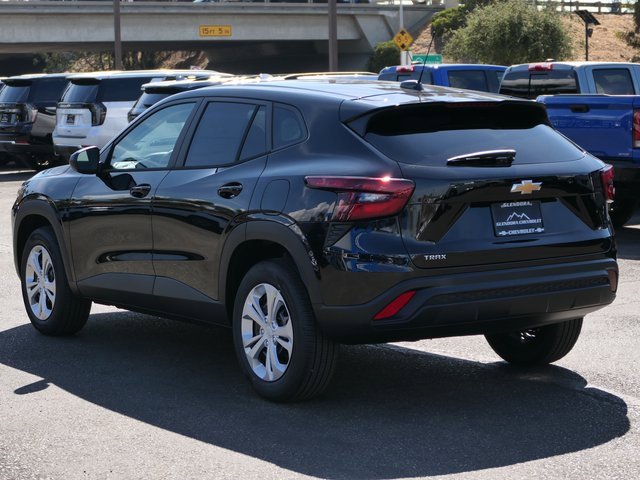 2026 Chevrolet Trax LS photo 4