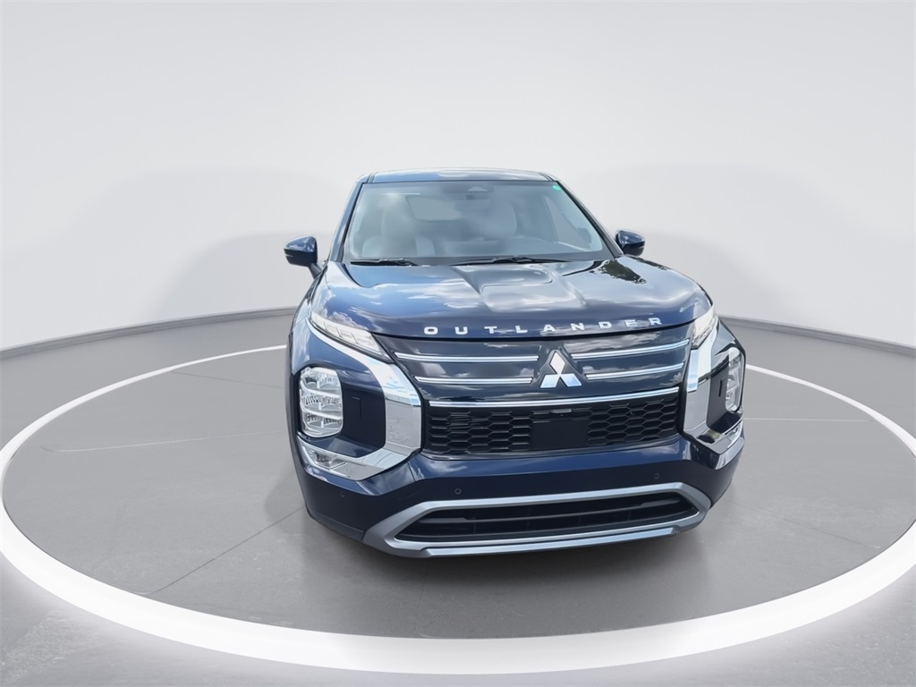 2025 Mitsubishi Outlander SE photo 3