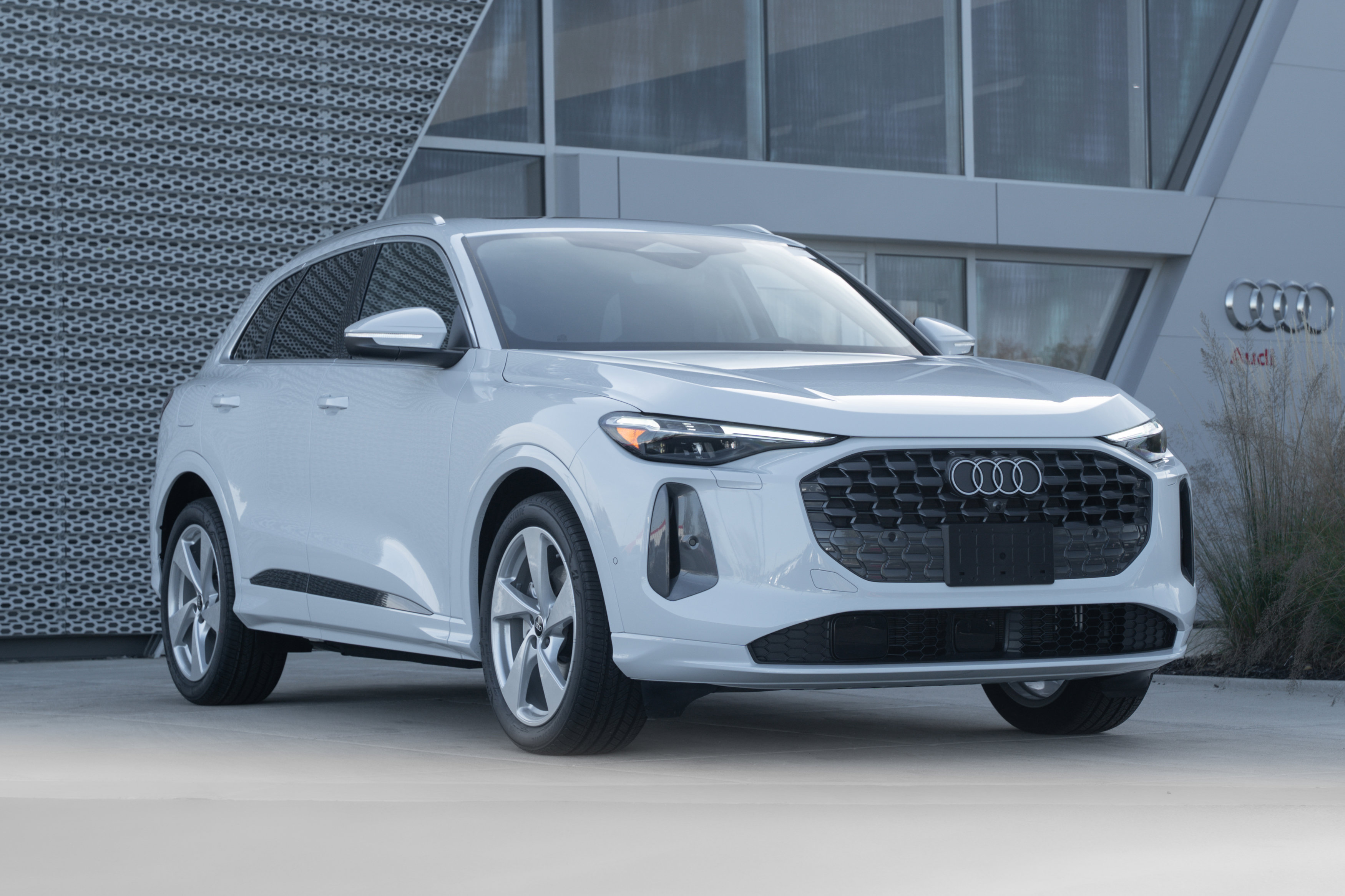 2025 Audi New Q5 Prestige's photo