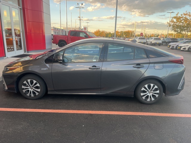2020 Toyota Prius Prime Limited photo 2