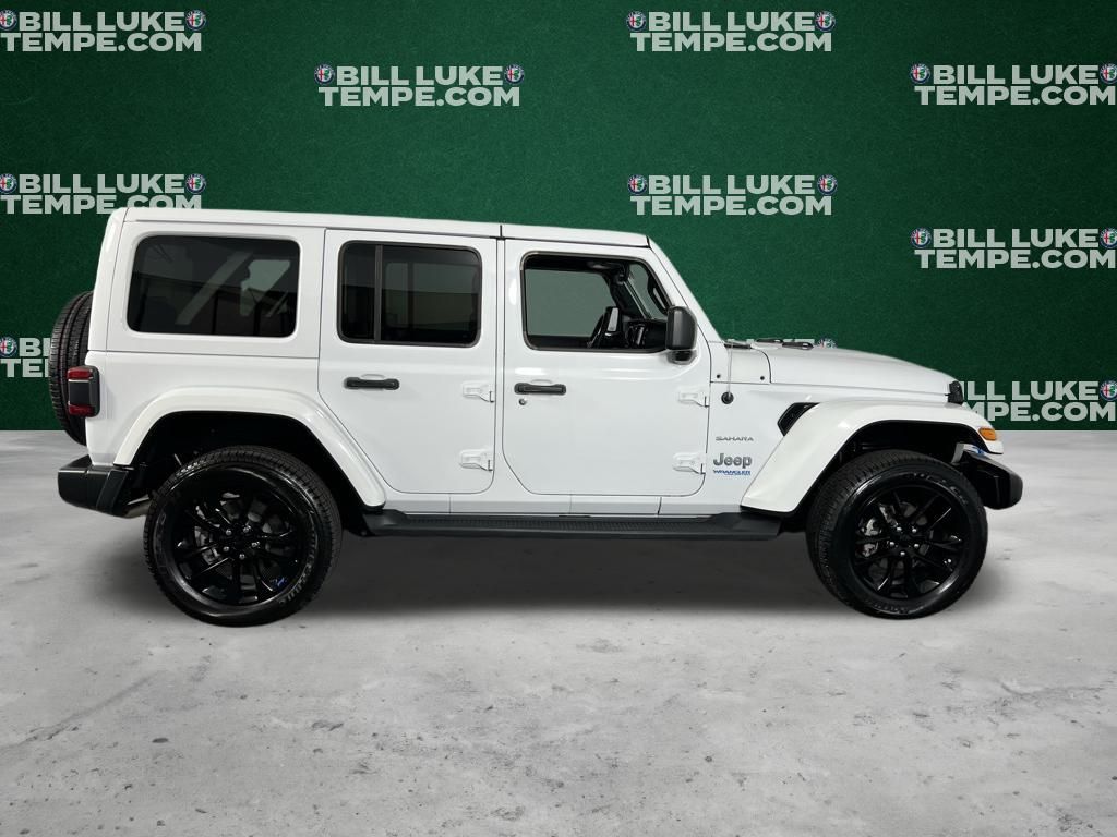 2022 Jeep Wrangler Unlimited Sahara 4xe photo 3