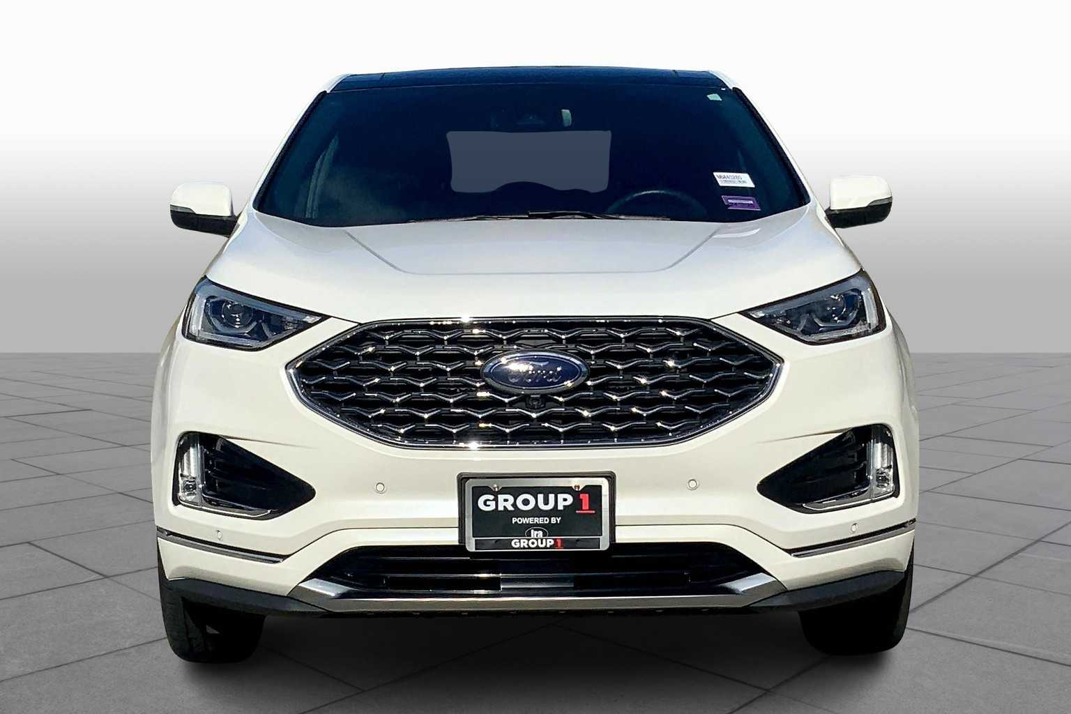 2022 Ford Edge Titanium photo 3