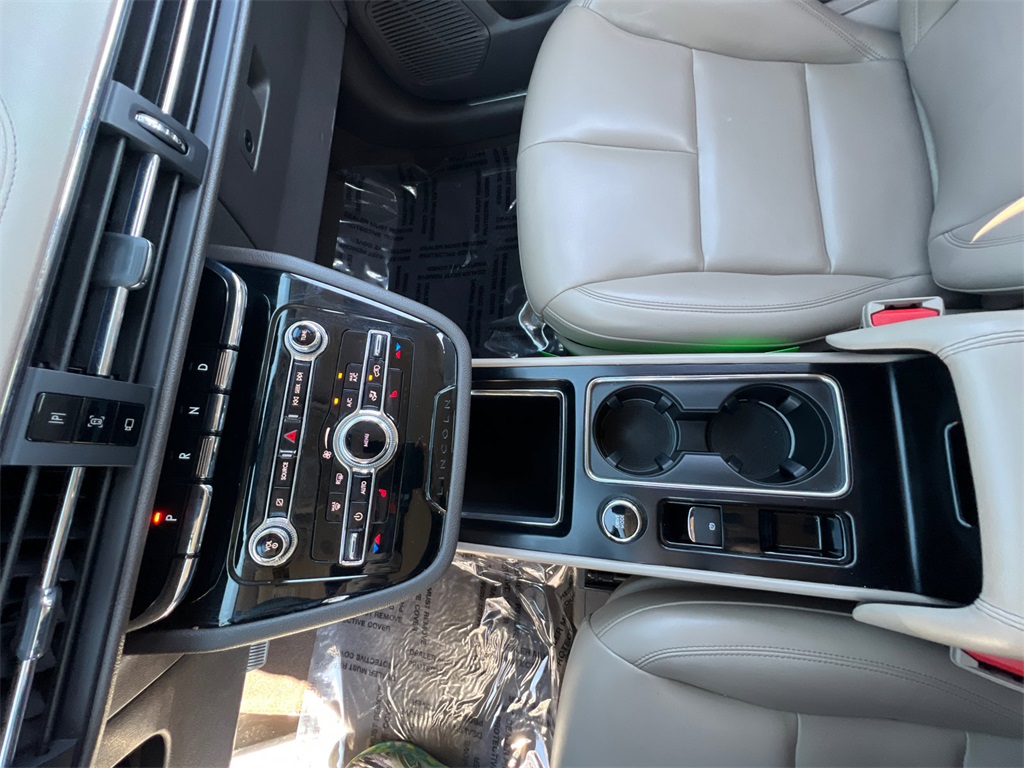 2021 Lincoln Corsair Standard photo 26