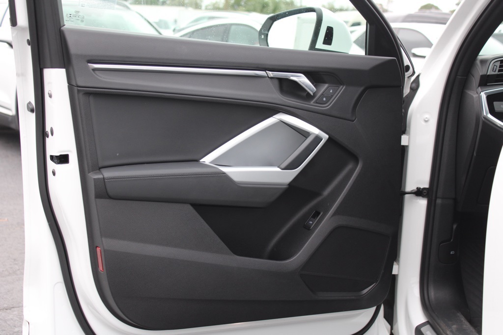 2021 Audi Q3 S line Premium 45 TFSI photo 13