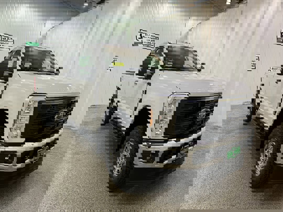 2026 Ford F-350 Super Duty XL's photo
