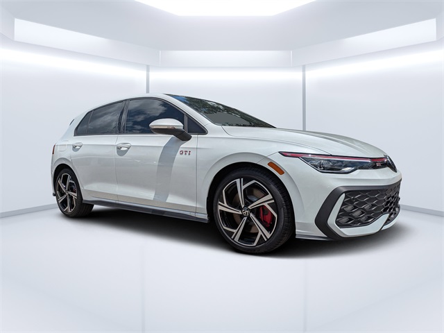 2025 Volkswagen Golf GTI SE's photo