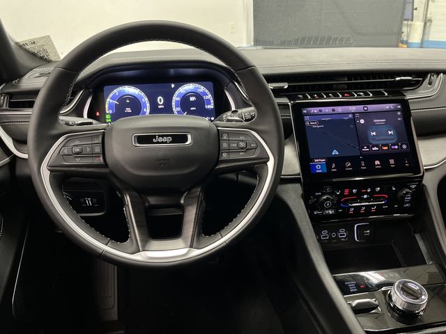 2025 Jeep Grand Cherokee Limited photo 4
