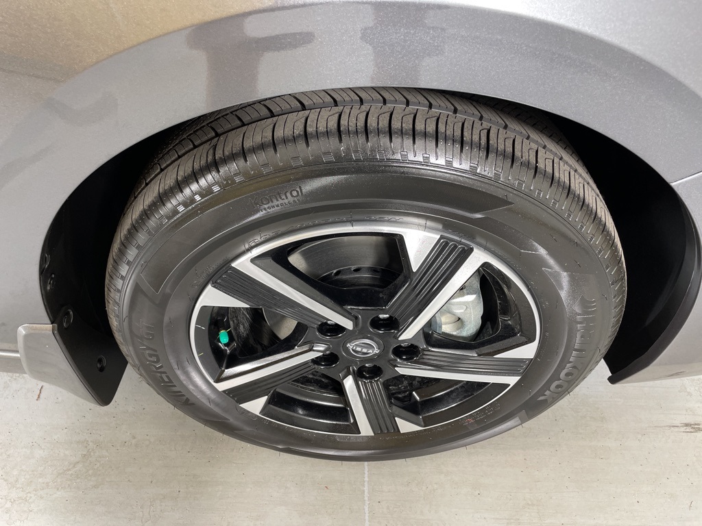 2025 Nissan Sentra SV photo 11
