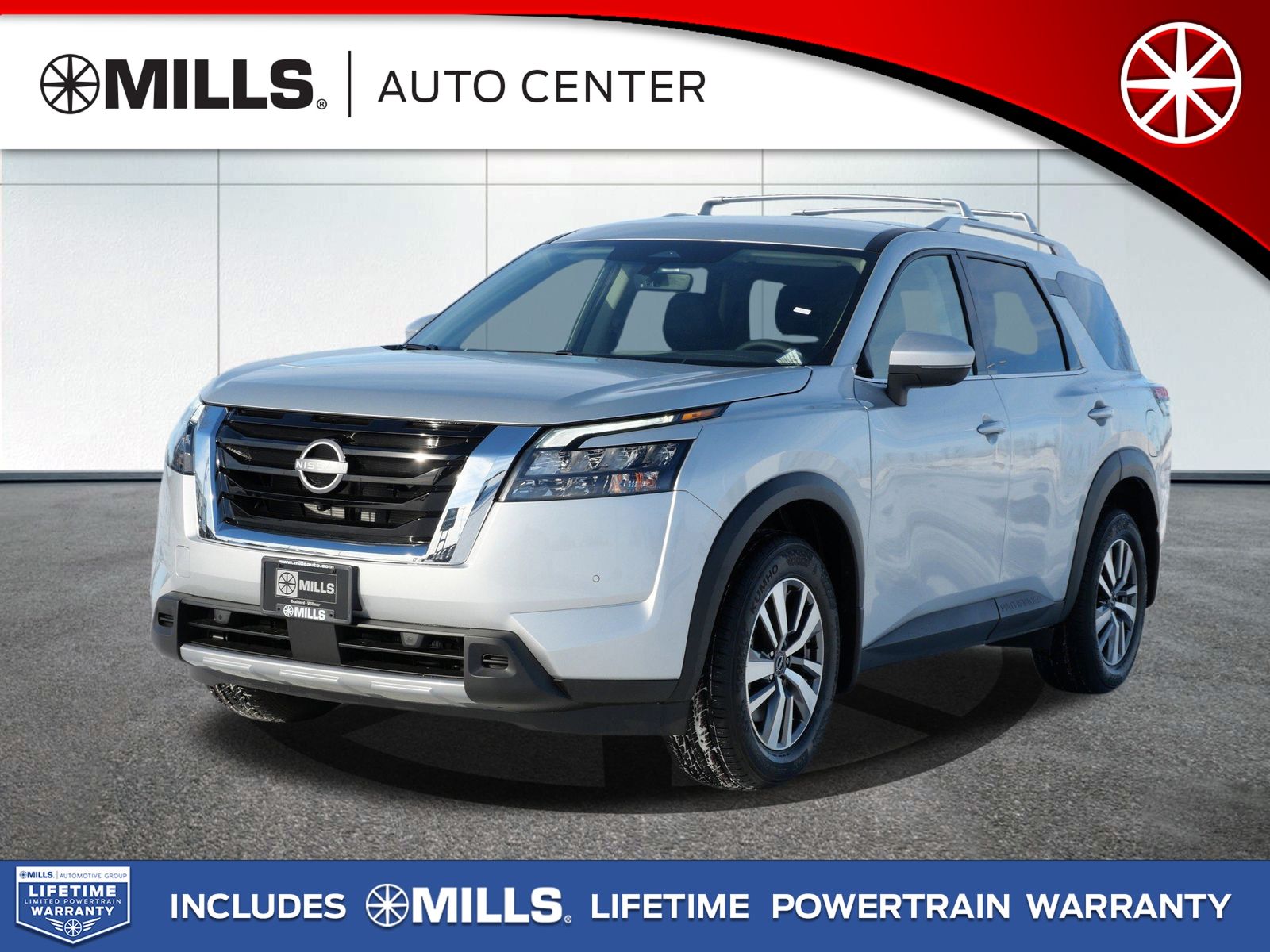 2025 Nissan Pathfinder SL's photo