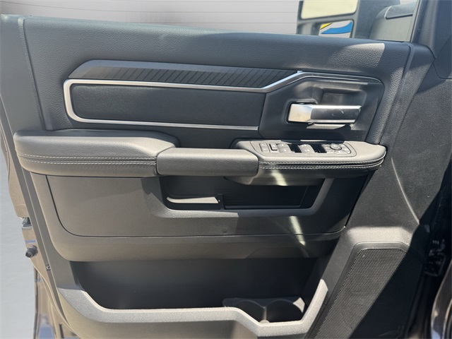 2025 Ram 2500 Big Horn photo 9