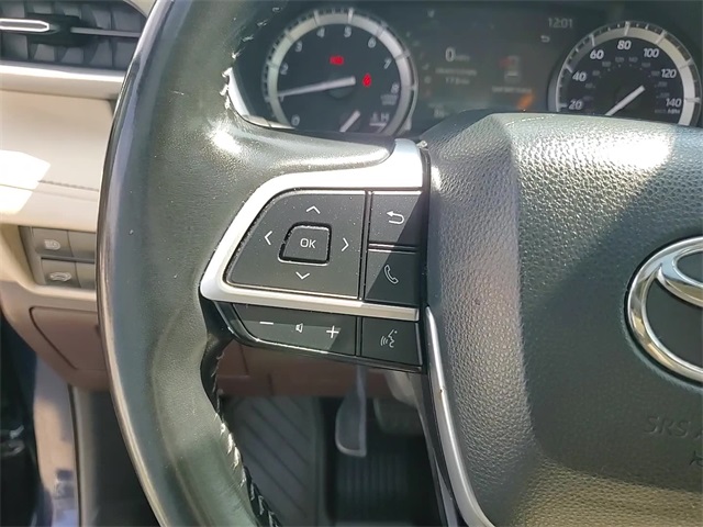 2022 Toyota Highlander XLE photo 13