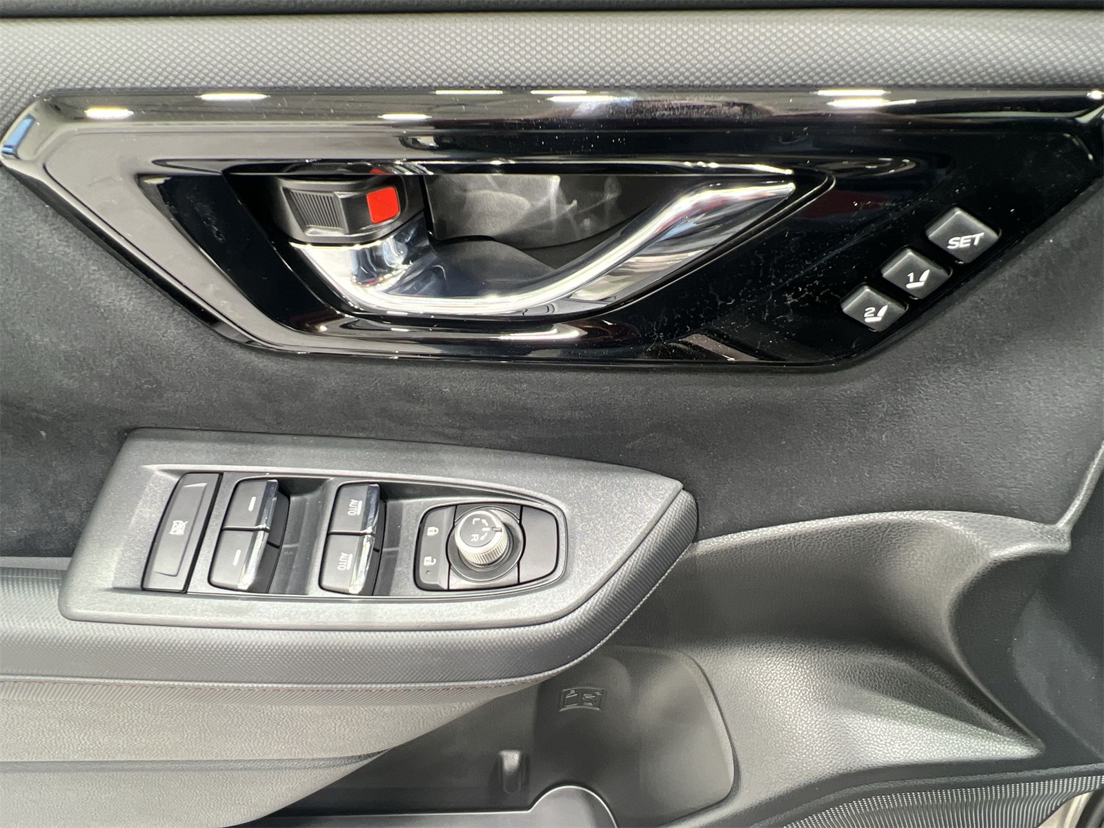 2025 Subaru Forester Touring photo 12