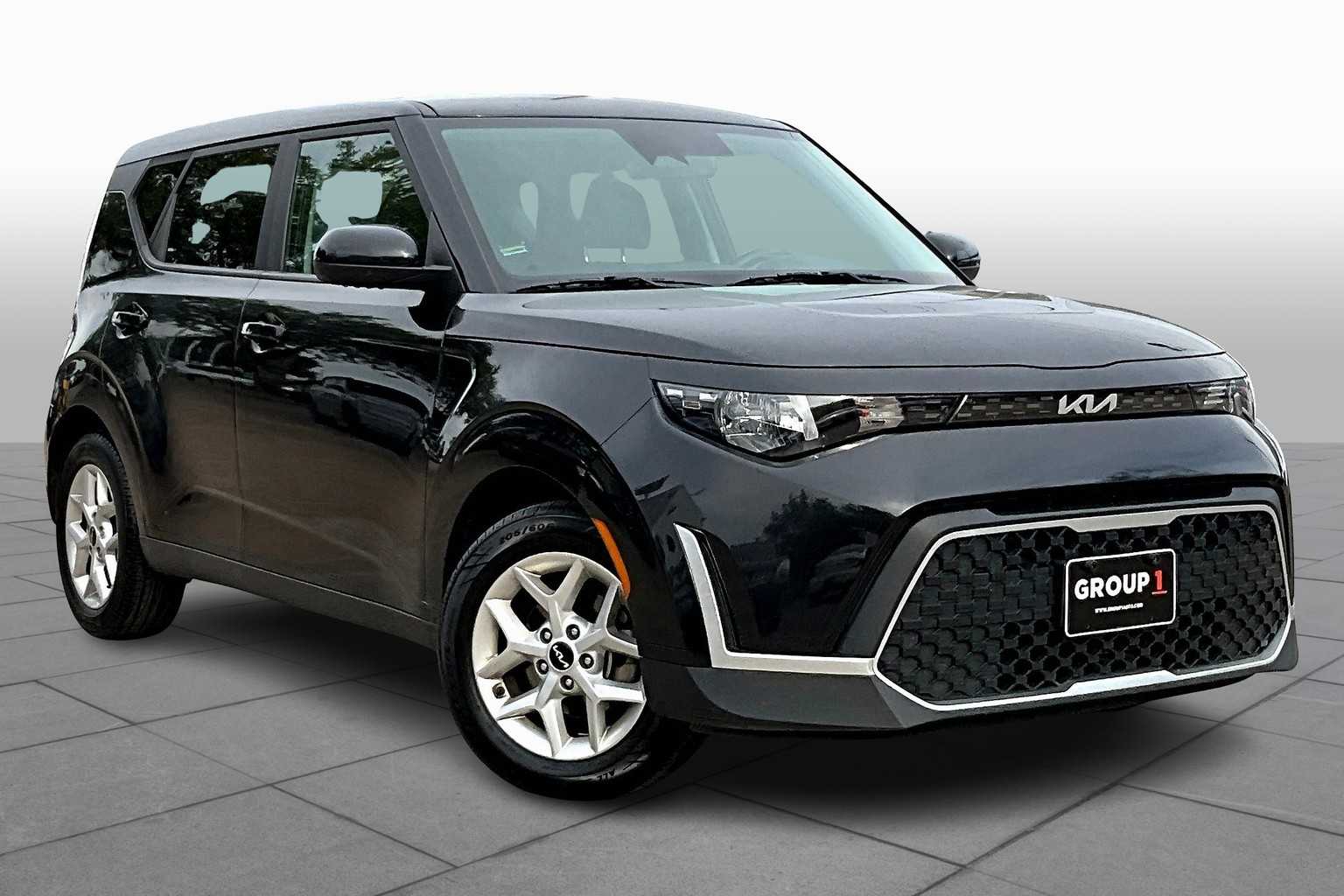2023 Kia Soul LX S photo 2