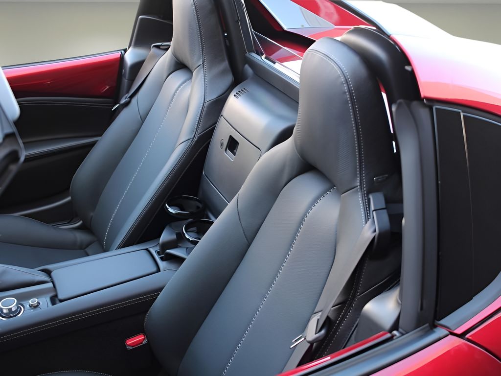 2025 Mazda MX-5 Miata Miata RF Grand Touring photo 16