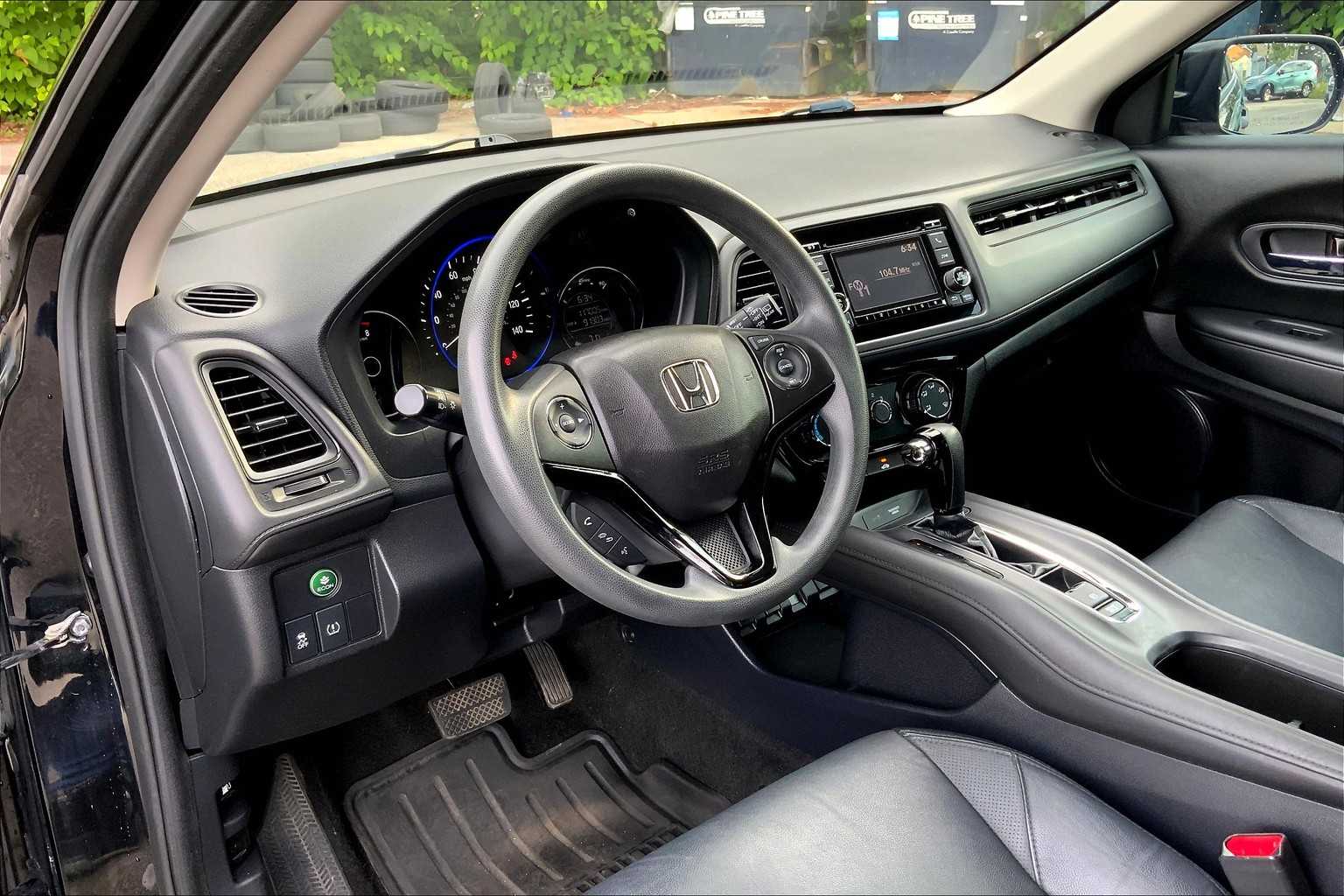 2018 Honda HR-V LX photo 16
