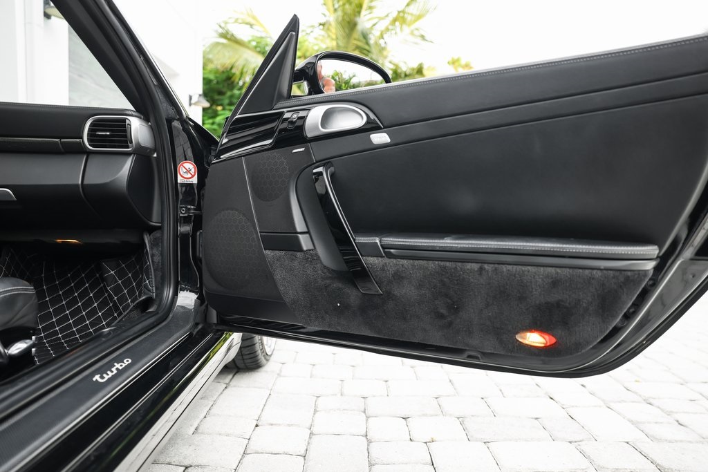 2009 Porsche 911 Turbo photo 32