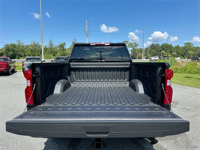 2025 Chevrolet Silverado 2500HD Custom photo 8