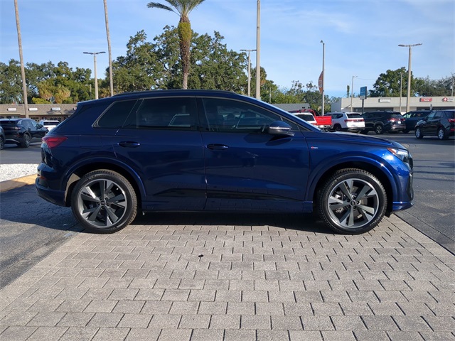 2023 Audi Q4 50 E-tron Premium photo 3