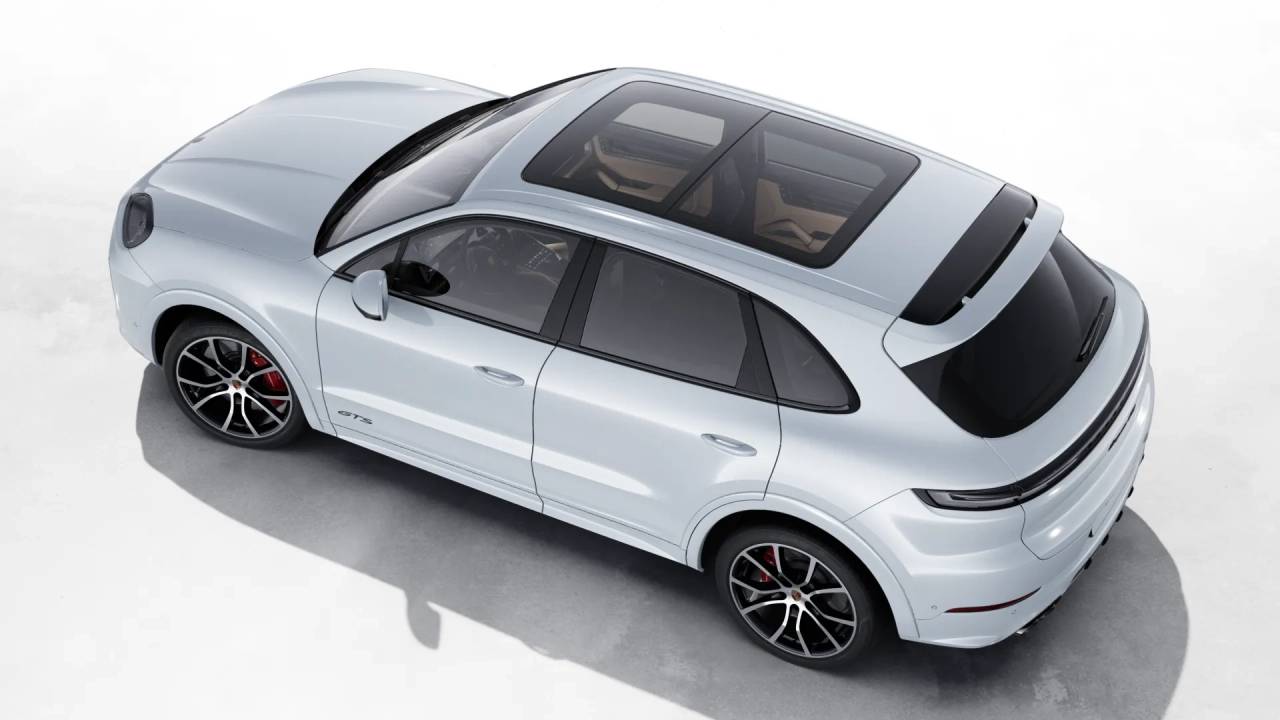 2026 Porsche Cayenne GTS photo 4