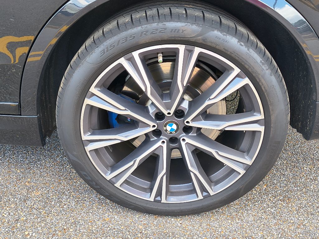 2022 Bmw X7 M50i photo 2