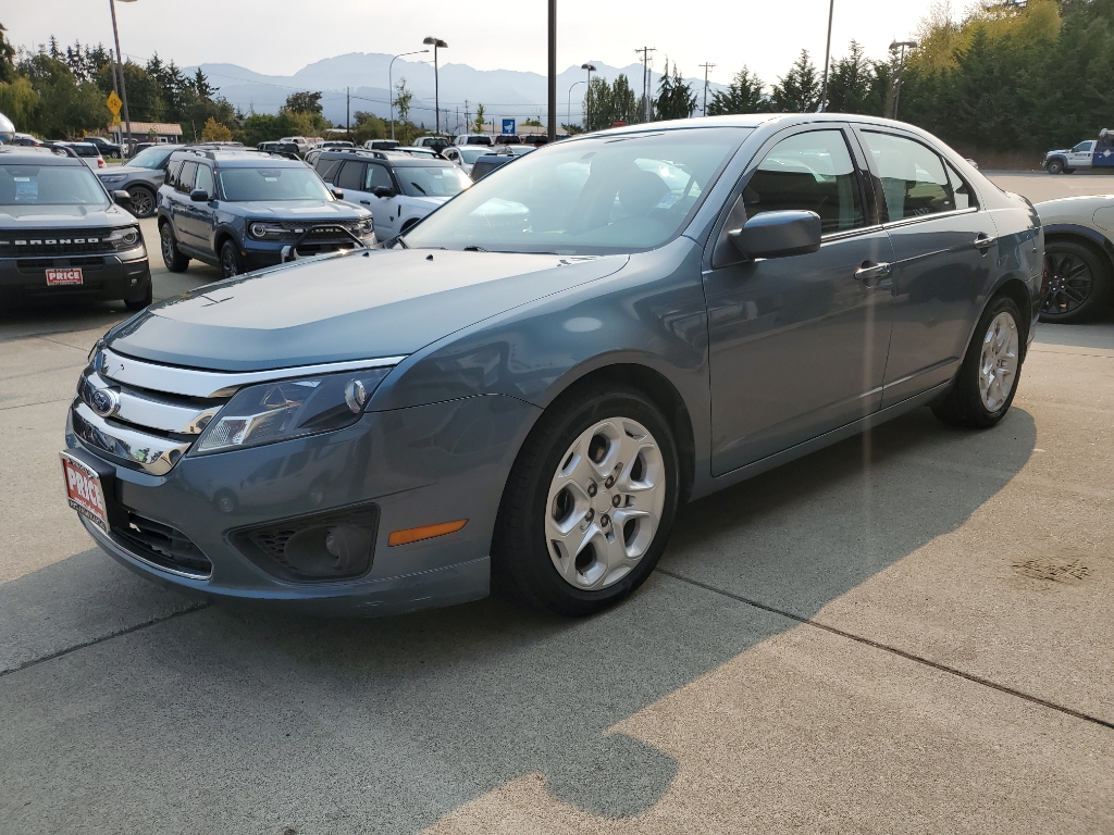 2011 Ford Fusion SE photo 2