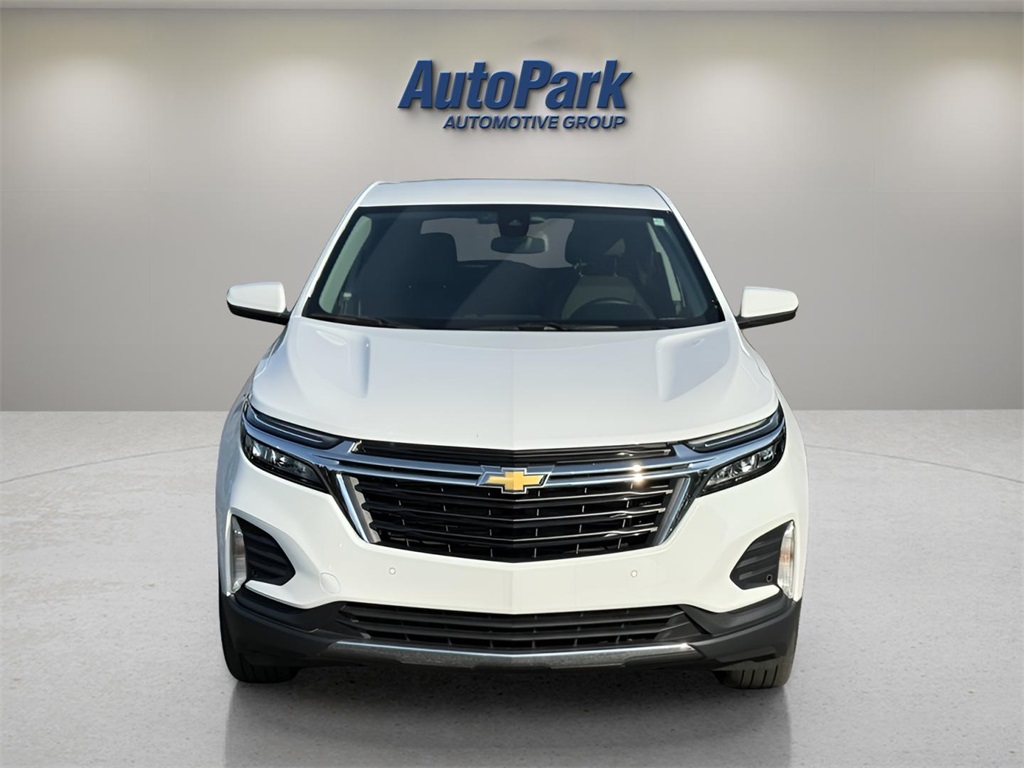 2024 Chevrolet Equinox LT photo 2
