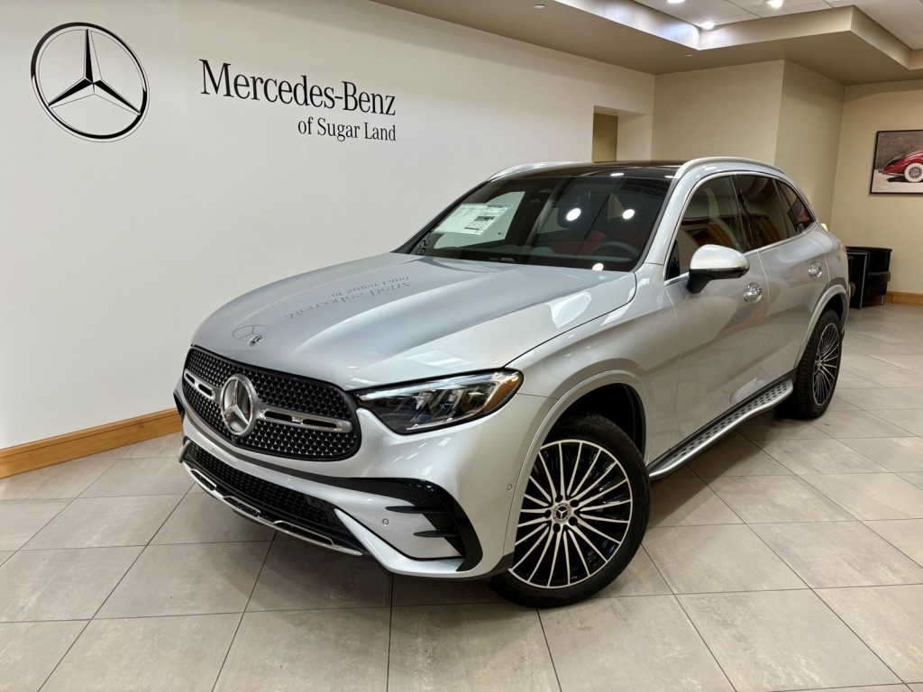 2026 Mercedes-Benz GLC Base's photo