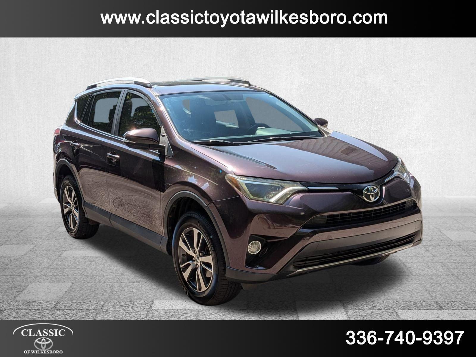 2016 Toyota RAV4 XLE photo 3