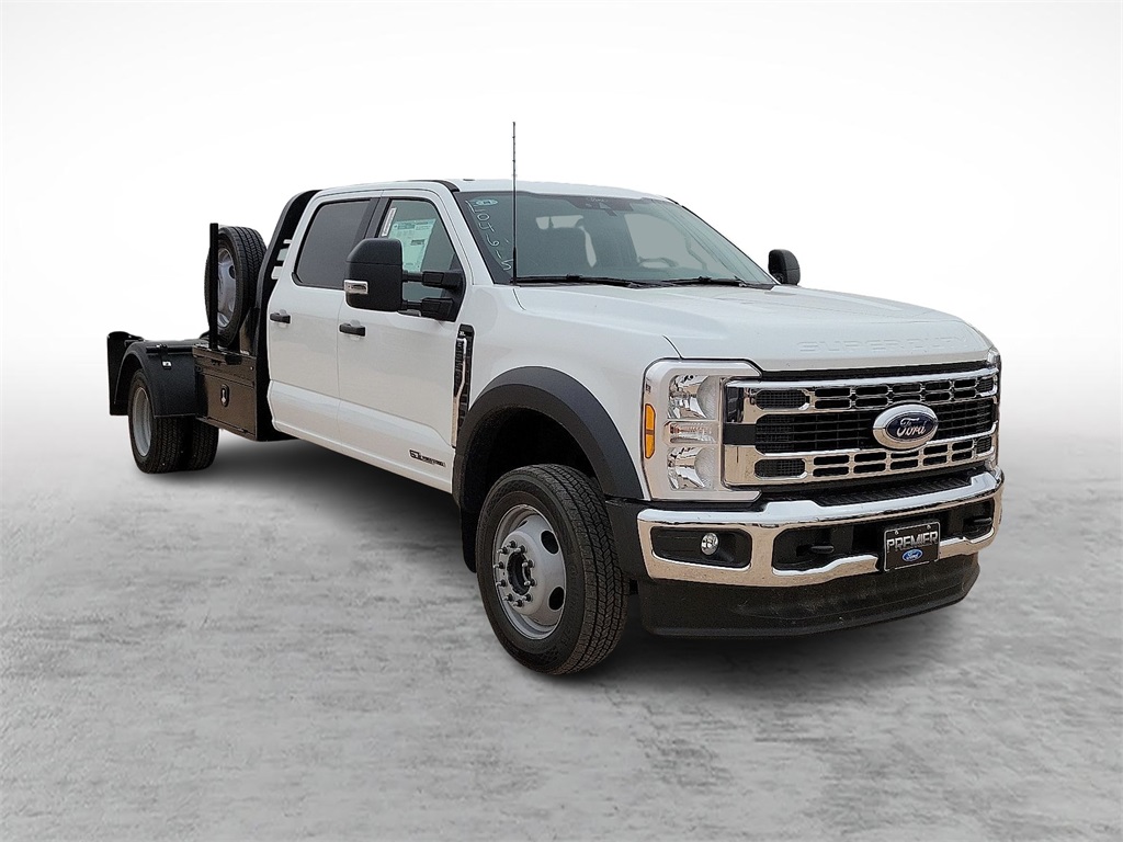 2025 Ford F-550 Super Duty Chassis Cab XL's photo