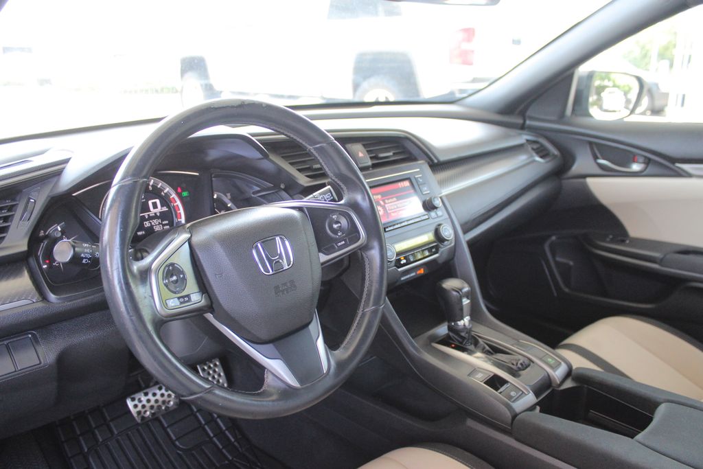 2018 Honda Civic Hatchback Sport photo 11