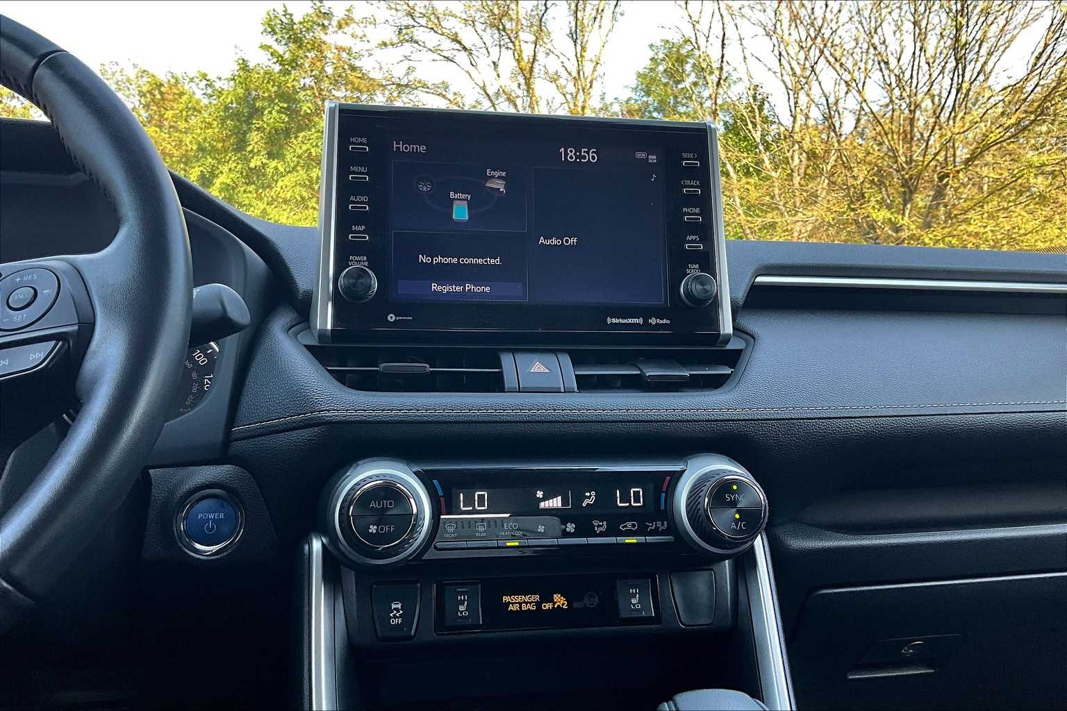 2022 Toyota RAV4 Hybrid XLE photo 33