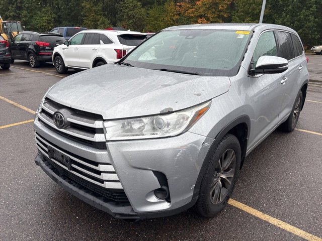 2017 Toyota Highlander LE Plus photo 3