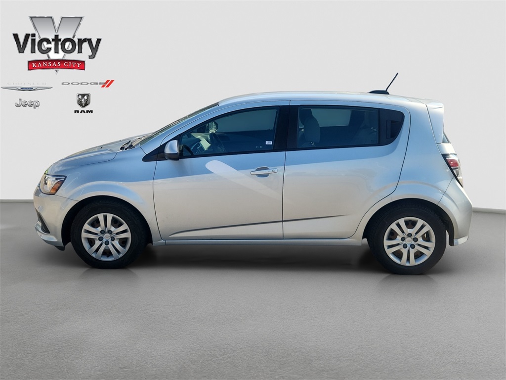 2020 Chevrolet Sonic LT photo 4