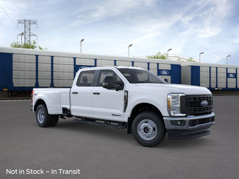 2026 Ford F-350 photo 3