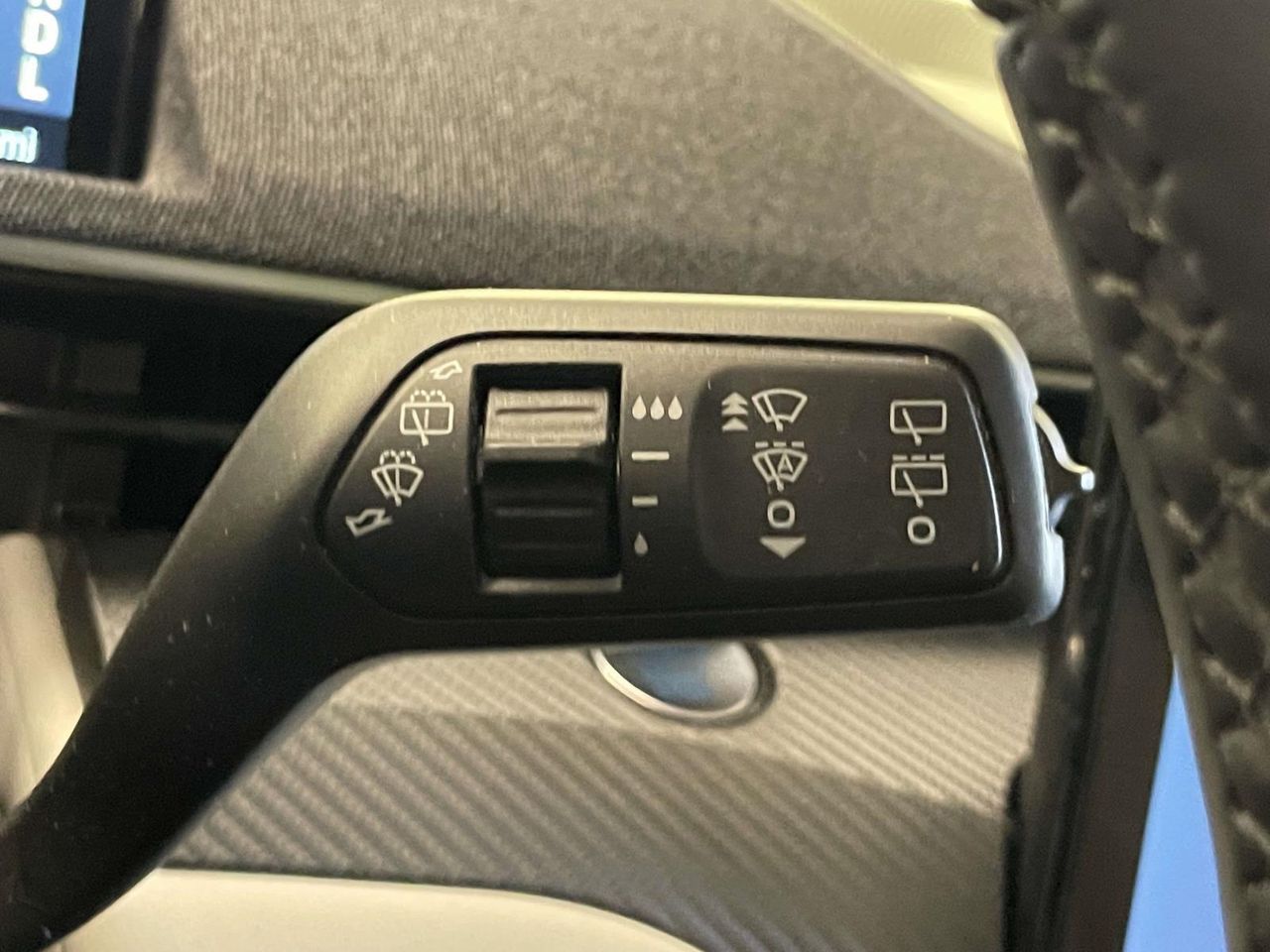 2021 Ford Mustang Mach-E Premium photo 21