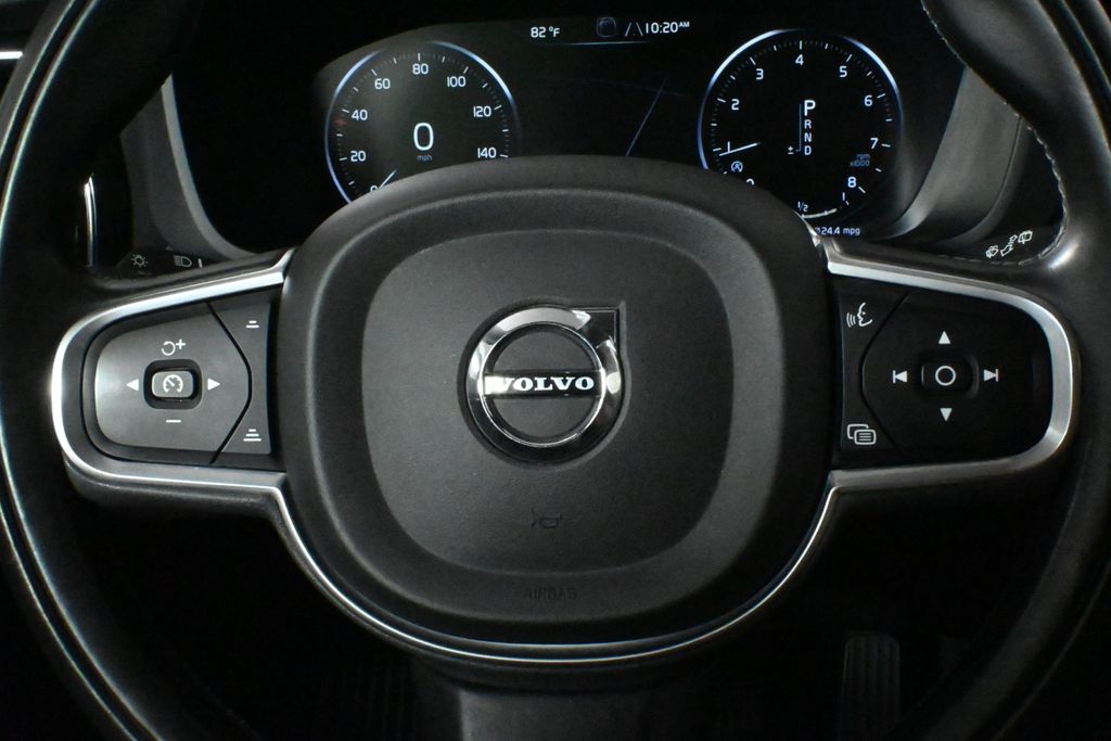 2018 Volvo XC60 T5 Momentum photo 19