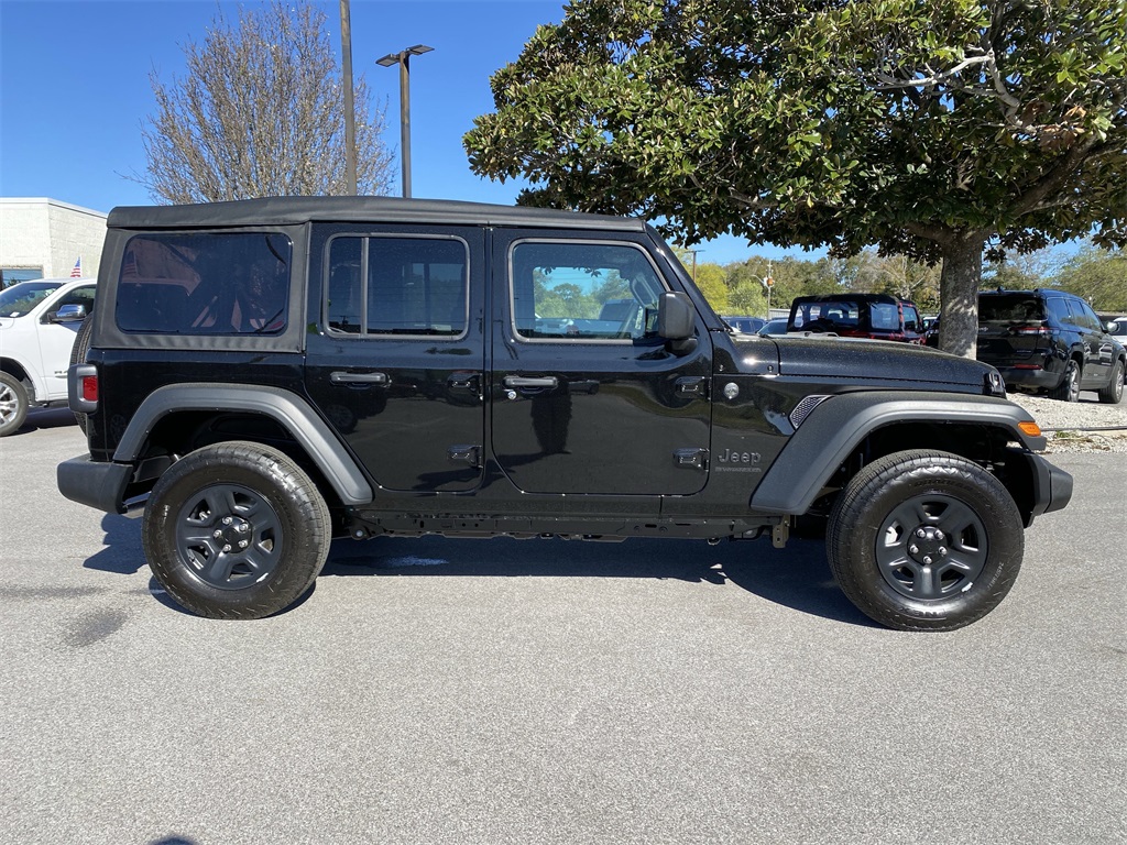 2025 Jeep Wrangler Sport photo 4