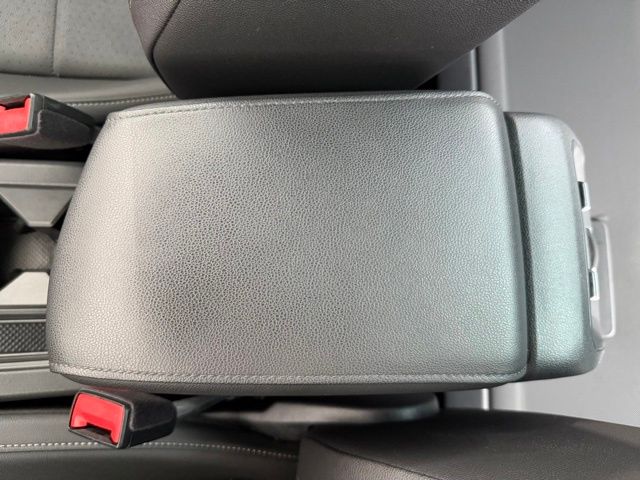 2020 Volkswagen Tiguan SE R-Line Black photo 36