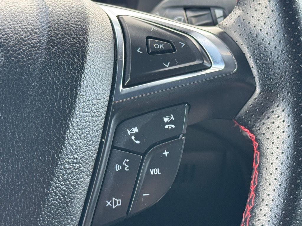 2021 Ford Edge ST photo 18