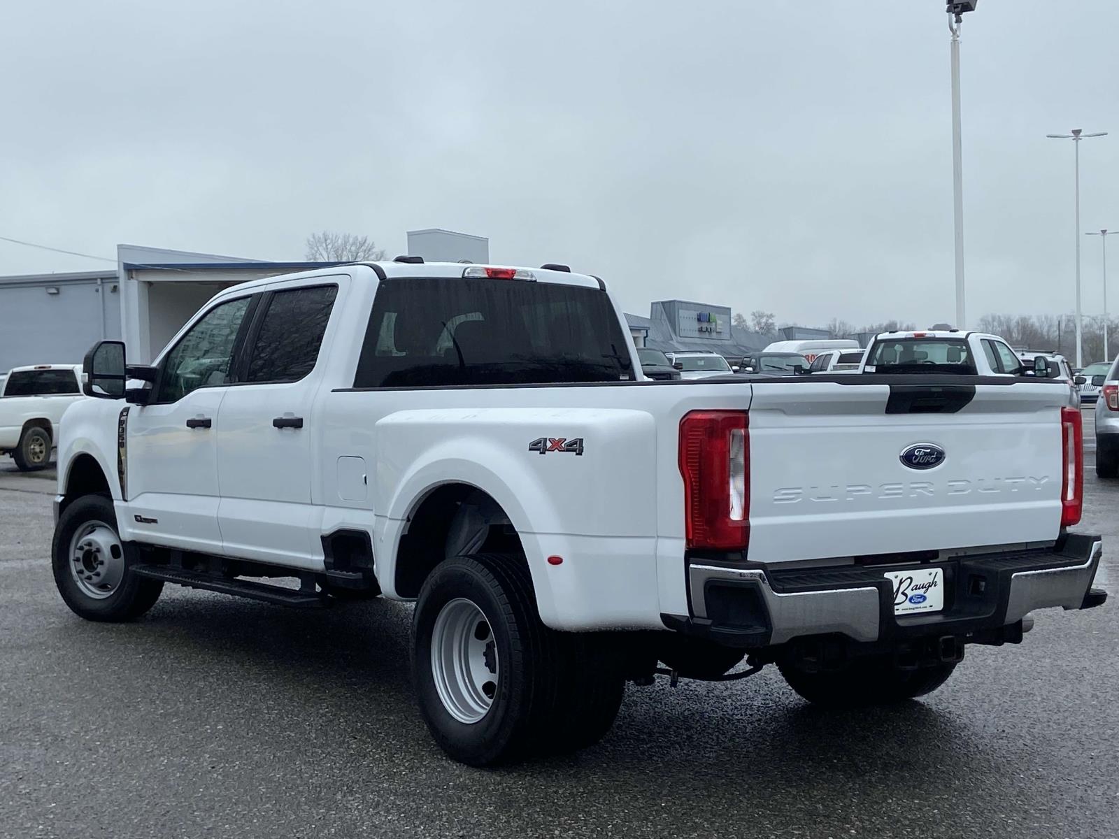 2024 Ford F-350 XLT photo 5